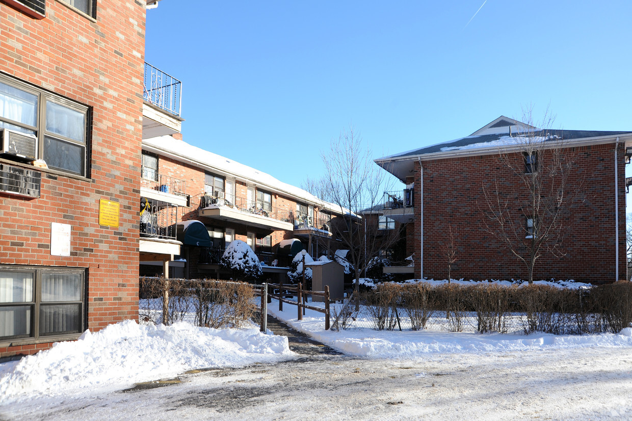 Building Photo - Union Gardens Apartments