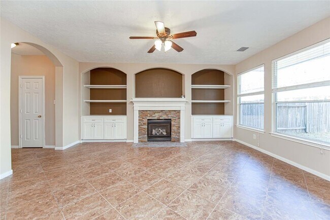 Building Photo - 143 W Burberry Cir