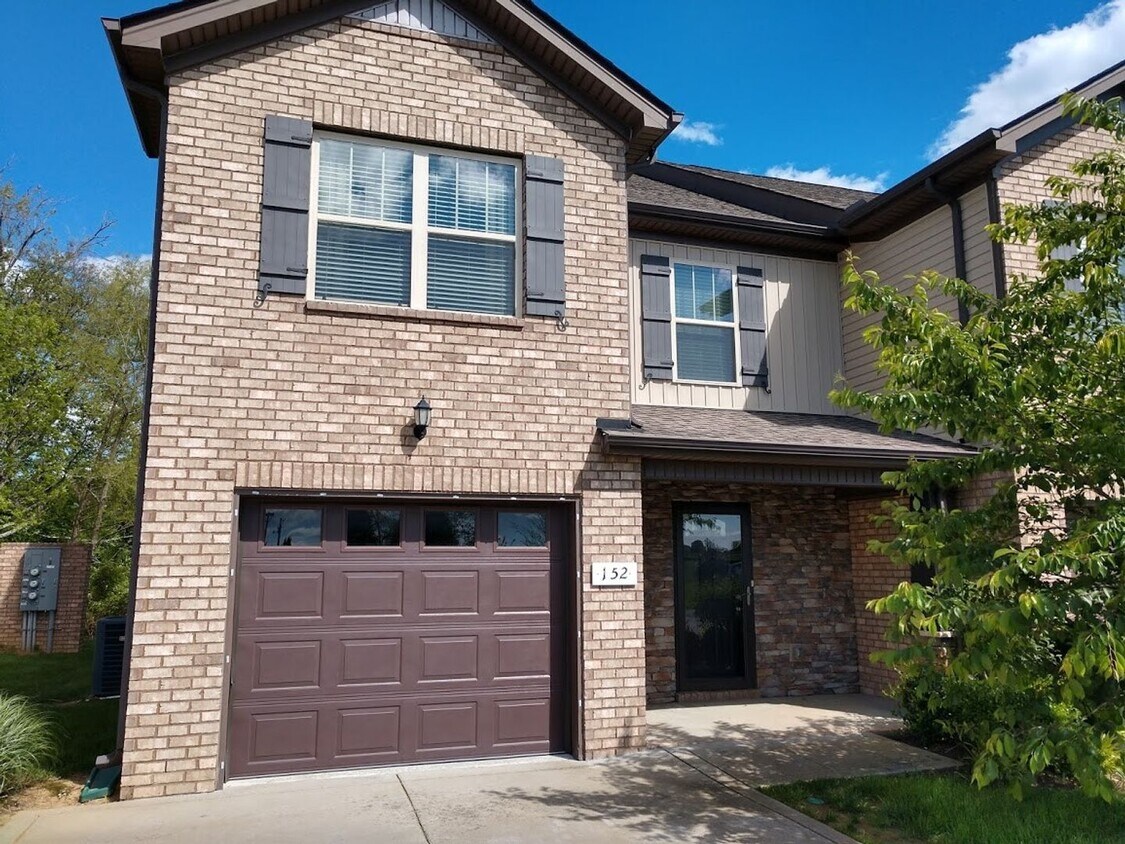 Primary Photo - Three Bedroom in a Quaint Neighborhood