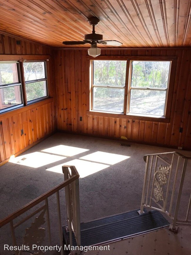 Building Photo - 3 br, 1 bath House - 1 Barnard Ave