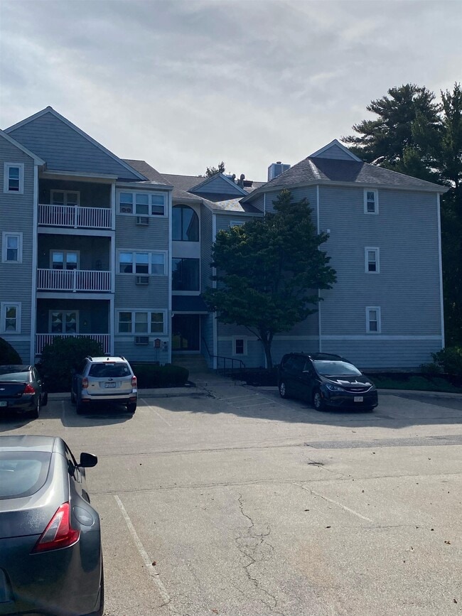 Building Photo - 120 Coliseum Ave