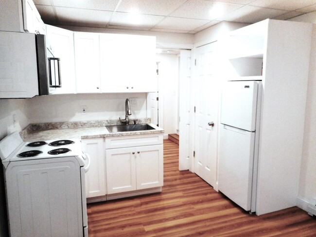 kitchen and bedroom doorway (with sliding pocket door) - 157 Hamilton St