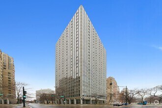 Building Photo - 2400 N Lakeview Ave