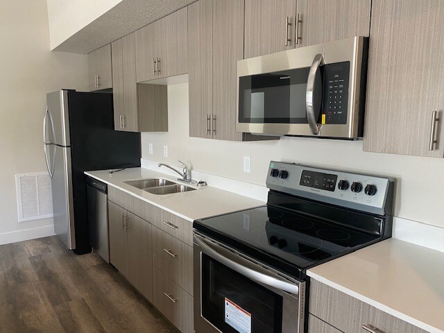 Foto principal - 142 7th St