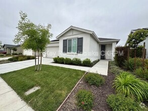Building Photo - 657 Heathridge St