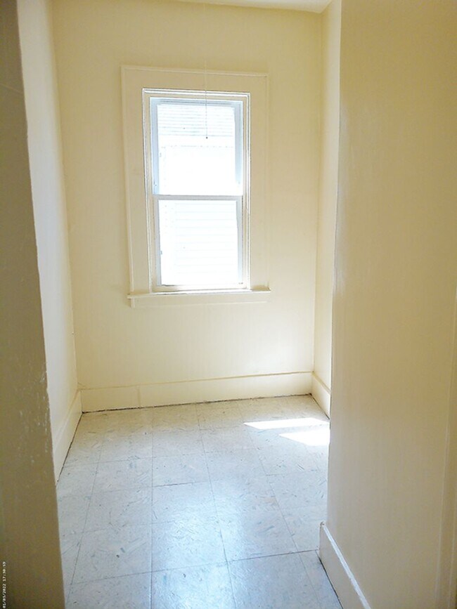 Building Photo - 718 Euclid Ave