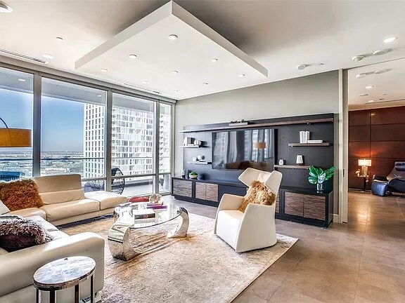 Foto del edificio - 2408 Victory Park Ln