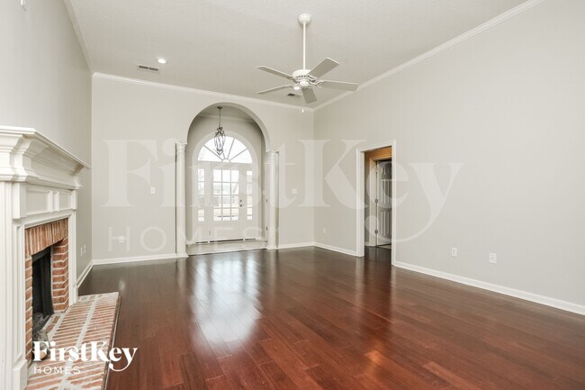 Building Photo - 662 Edenbrook Lane