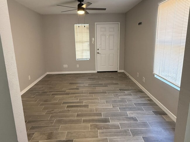 Foto del edificio - 3105 Medio Ct