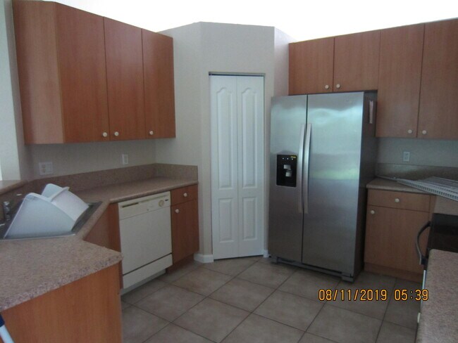 Foto del edificio - 6204 Spring Lake Terrace