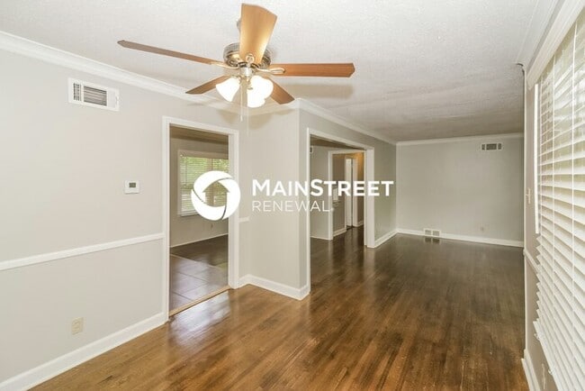 Building Photo - 3 Bedroom Pet-Friendly Home in Memphis, TN with Main Street Renewal