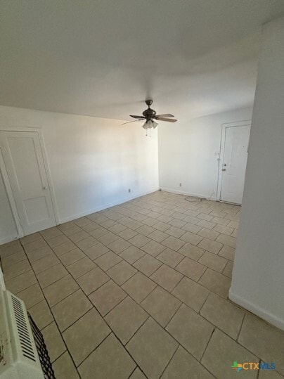 Building Photo - 805 W Kern Rd