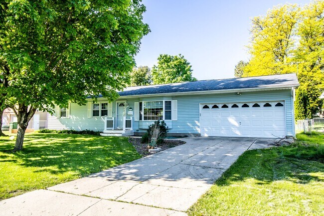 Foto del edificio - 3 bedroom, 1 bath home in Waterloo