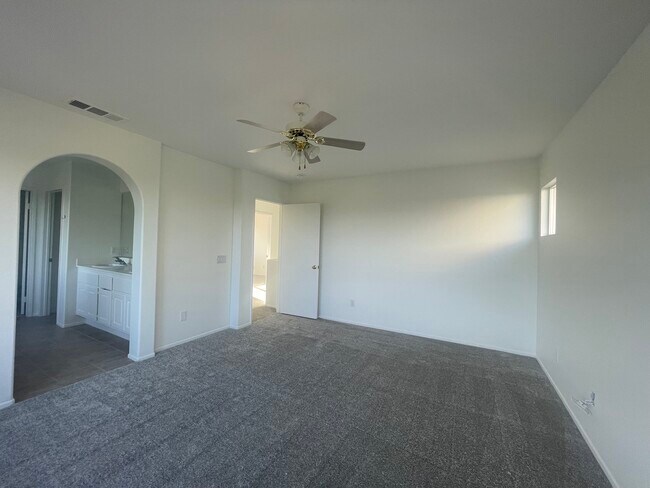 Foto del edificio - Hollyhock St