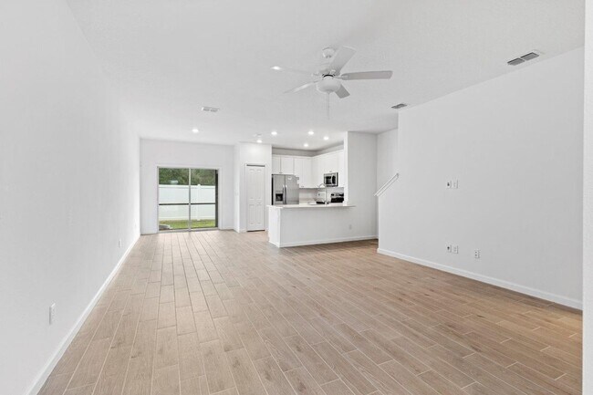 Foto del edificio - 698 NW 126th Terrace