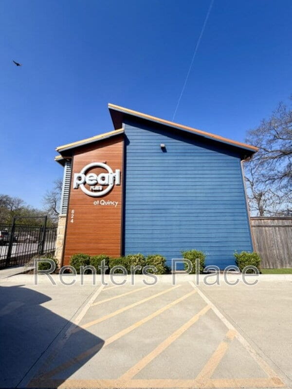 Building Photo - 624 S Quincy Ave