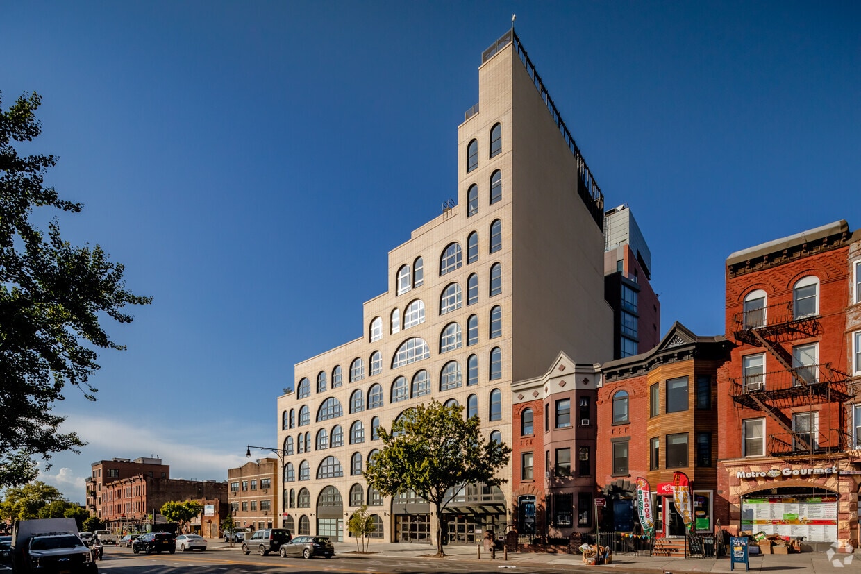 Luna Apartments in Brooklyn, NY