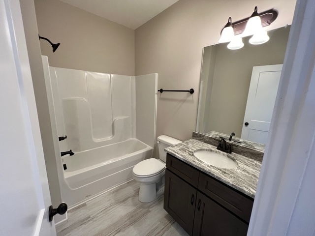Bathroom 1 upstairs - 817 Coles Ferry Pike