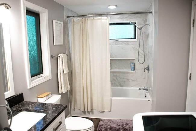 Building Photo - 34 Juckett Hill Dr