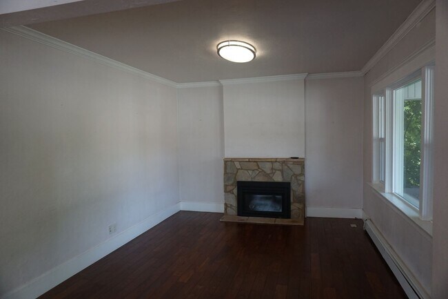 Building Photo - Amazing Remodel Salt Lake Home