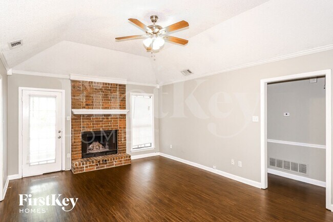 Foto del edificio - 7549 Burnstown Ln