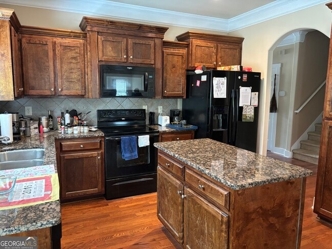 Building Photo - 137 Putters Dr