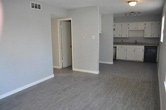 Building Photo - 2311 Leaman Ave