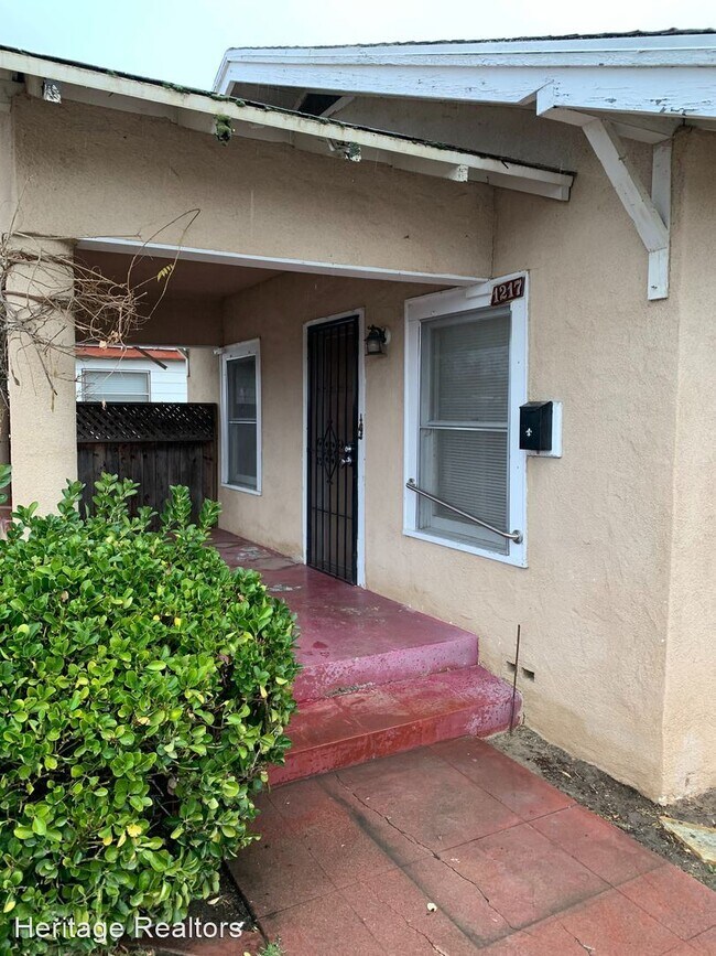 Building Photo - 2 br, 1 bath House - 1217 N 11th Ave