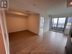 Building Photo - 609 Sherbourne St