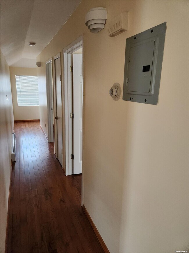 Foto del edificio - 216-11 136th Rd