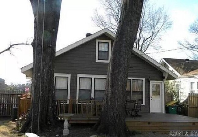Building Photo - 1701 N Tyler St