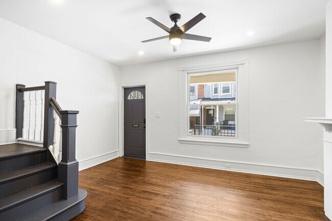 Building Photo - 1329 S Lindenwood St