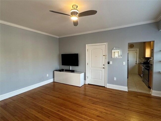 Foto del edificio - 2117 W Dekle Ave