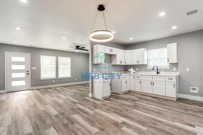 Foto del edificio - 3207 Mallory Dr