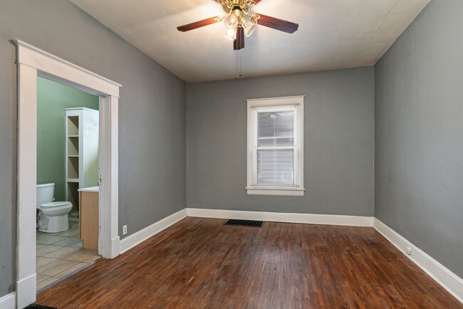 Building Photo - 2 bed, 1 Bath Cottage in Rountree!!