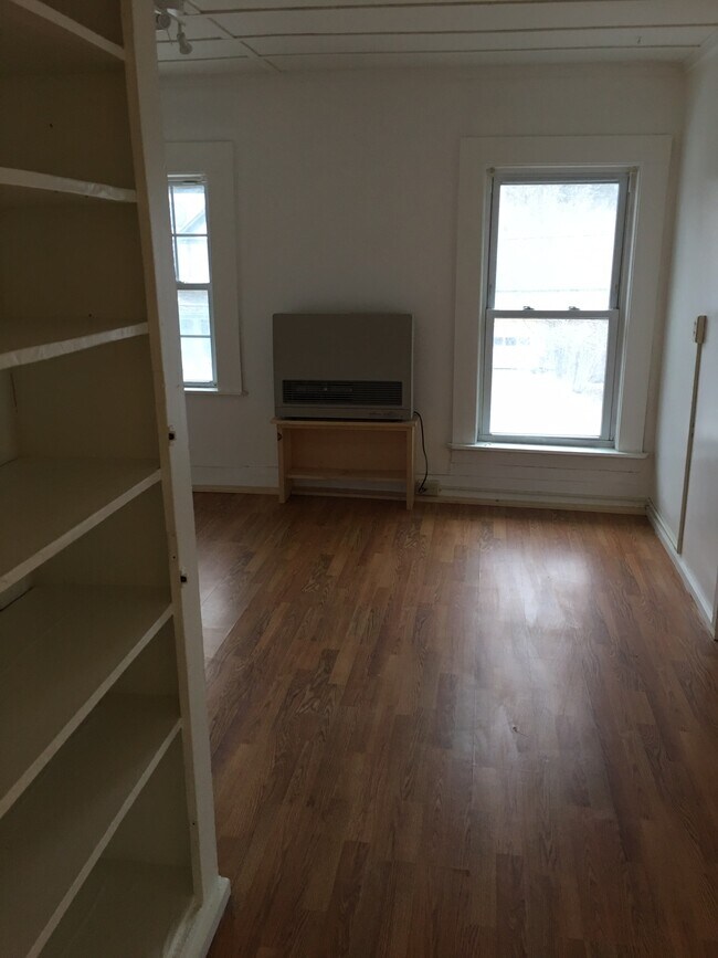 Foto del edificio - Johnson Village Apartments, LLC