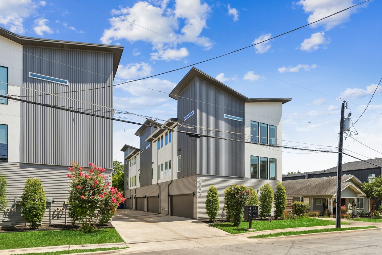 Foto principal - 4726 Manett St