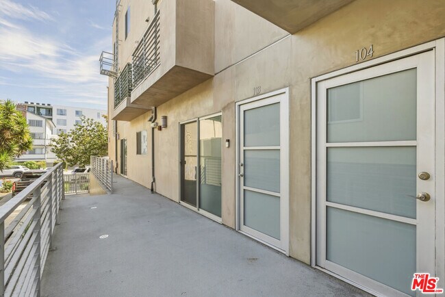 Building Photo - 3637 Dunn Dr