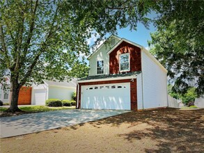 Building Photo - 2715 Barnwood Crossing NW