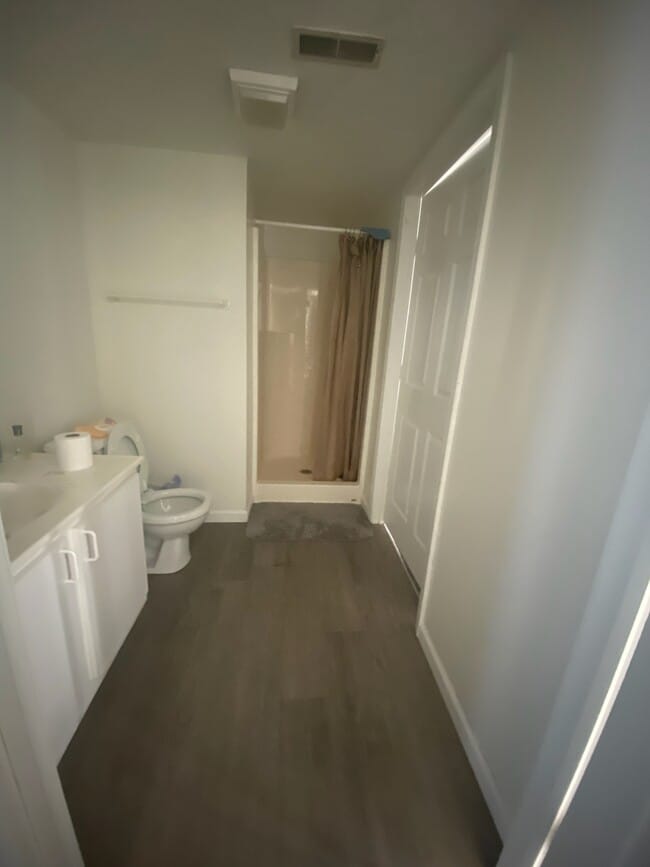 Bedroom # 2 Bathroom - Sycamore Place