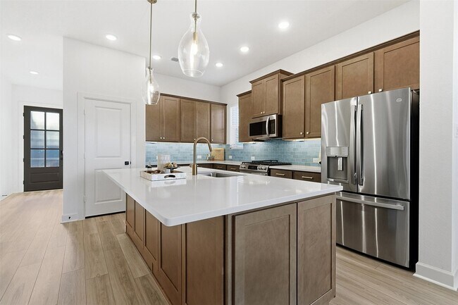 Foto del edificio - 5511 Orangery Ln