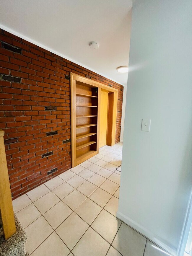Foto del edificio - 2/1 rear unit in Land Park