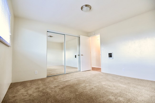 Foto del edificio - 3033 Gateway St