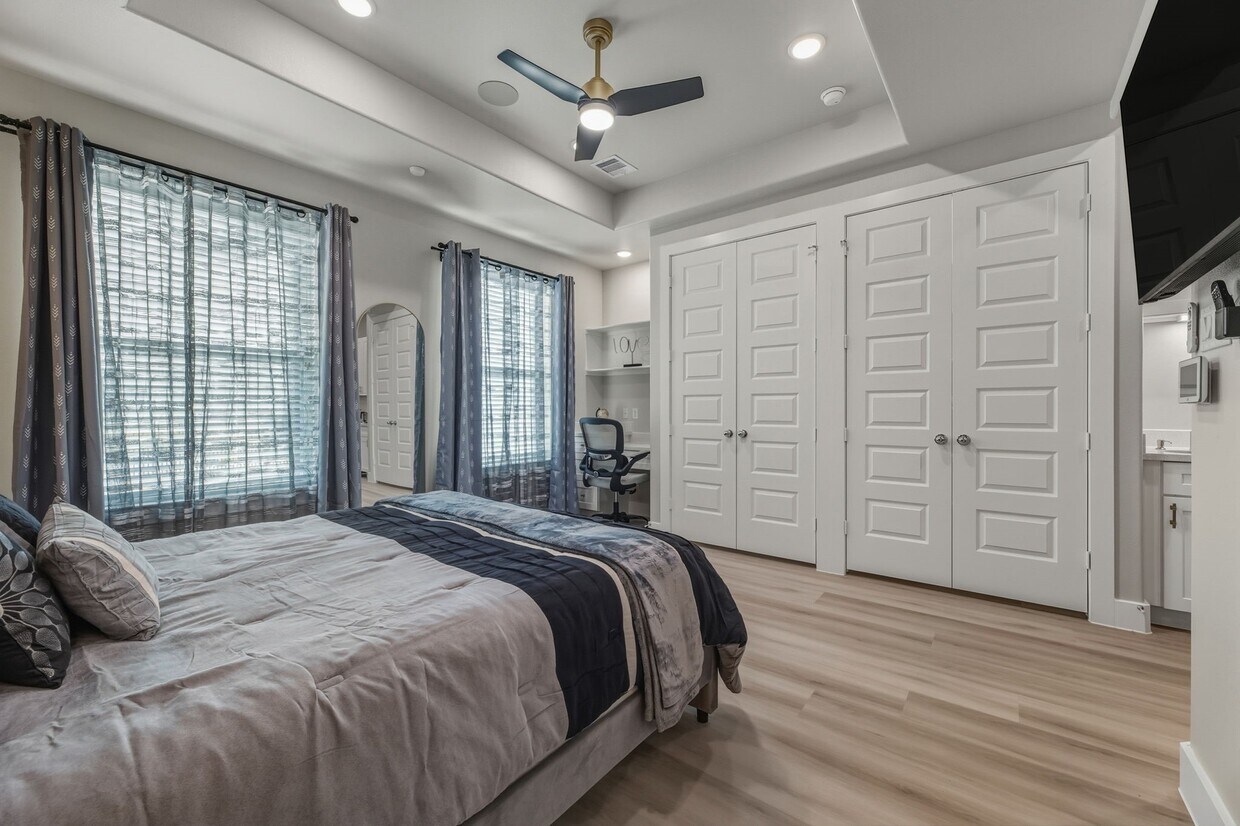 Foto del edificio - 4229 Elmwood St