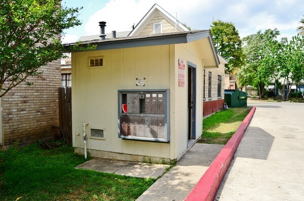 Foto del edificio - 1634 W Woodlawn Ave