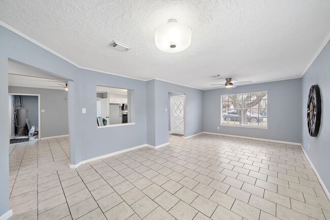 Building Photo - 712 Damon St