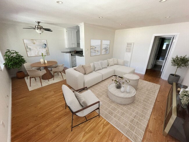 Interior Photo - 3982 Inglewood Boulevard