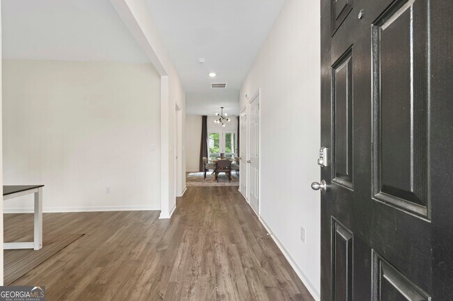 Building Photo - 3645 Beaconfield Ct SE