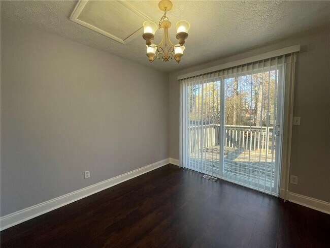 Building Photo - 1001 Traymore Dr