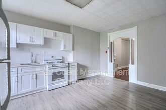 Building Photo - 2107 W Saratoga St